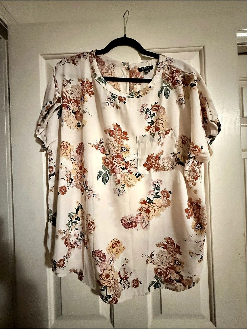 Buffalo David Bitton Floral Blouse in Cream & Pink Size XL Like New